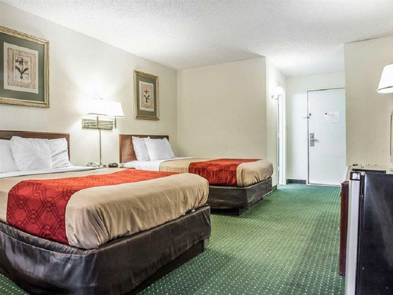 Econo Lodge Inn And Suites Dentsville 外观 照片